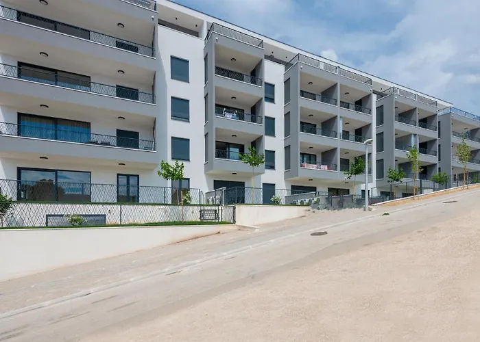 Apartment Cozy In With Wifi Makarska