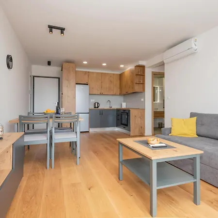 1 Bedroom Awesome In * Makarska