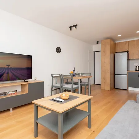 Apartman Cozy In With Wifi Makarska