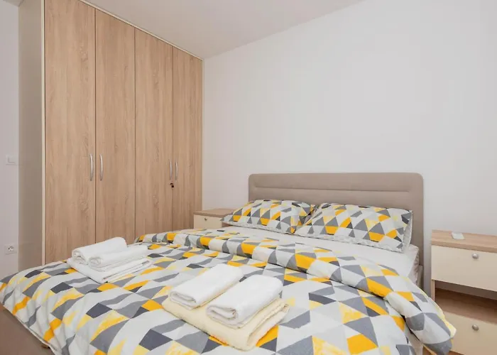 Apartman Cozy In With Wifi Makarska
