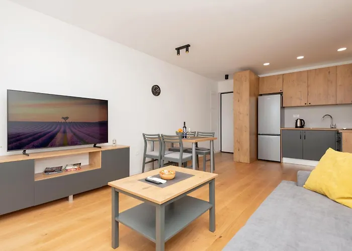 Apartman Cozy In With Wifi Makarska